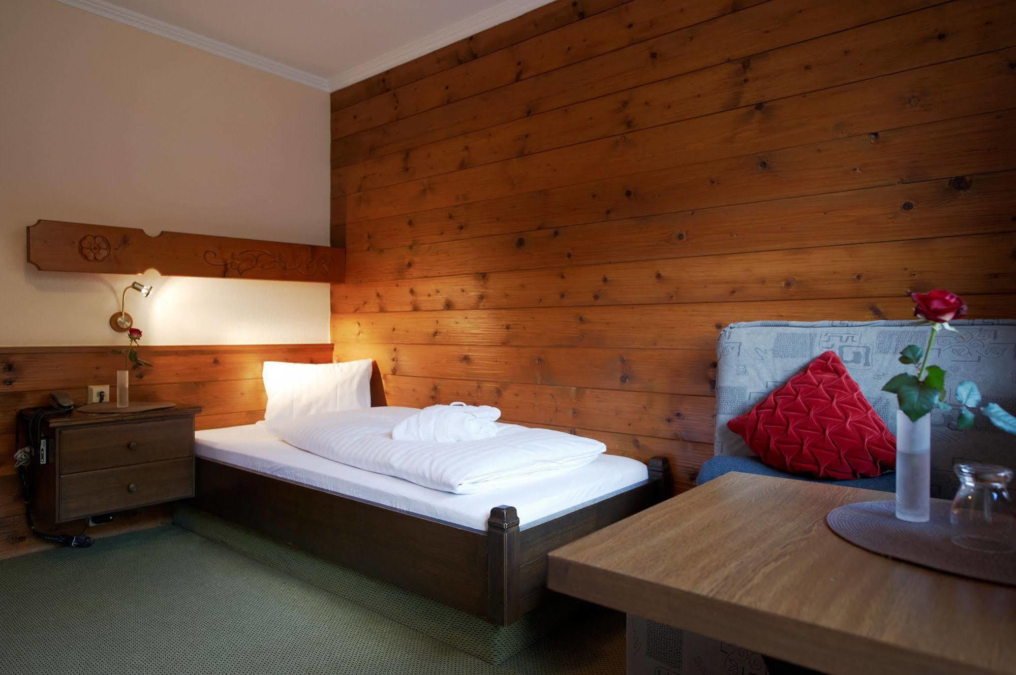 Hotel Kanisfluh Мелау Екстериор снимка