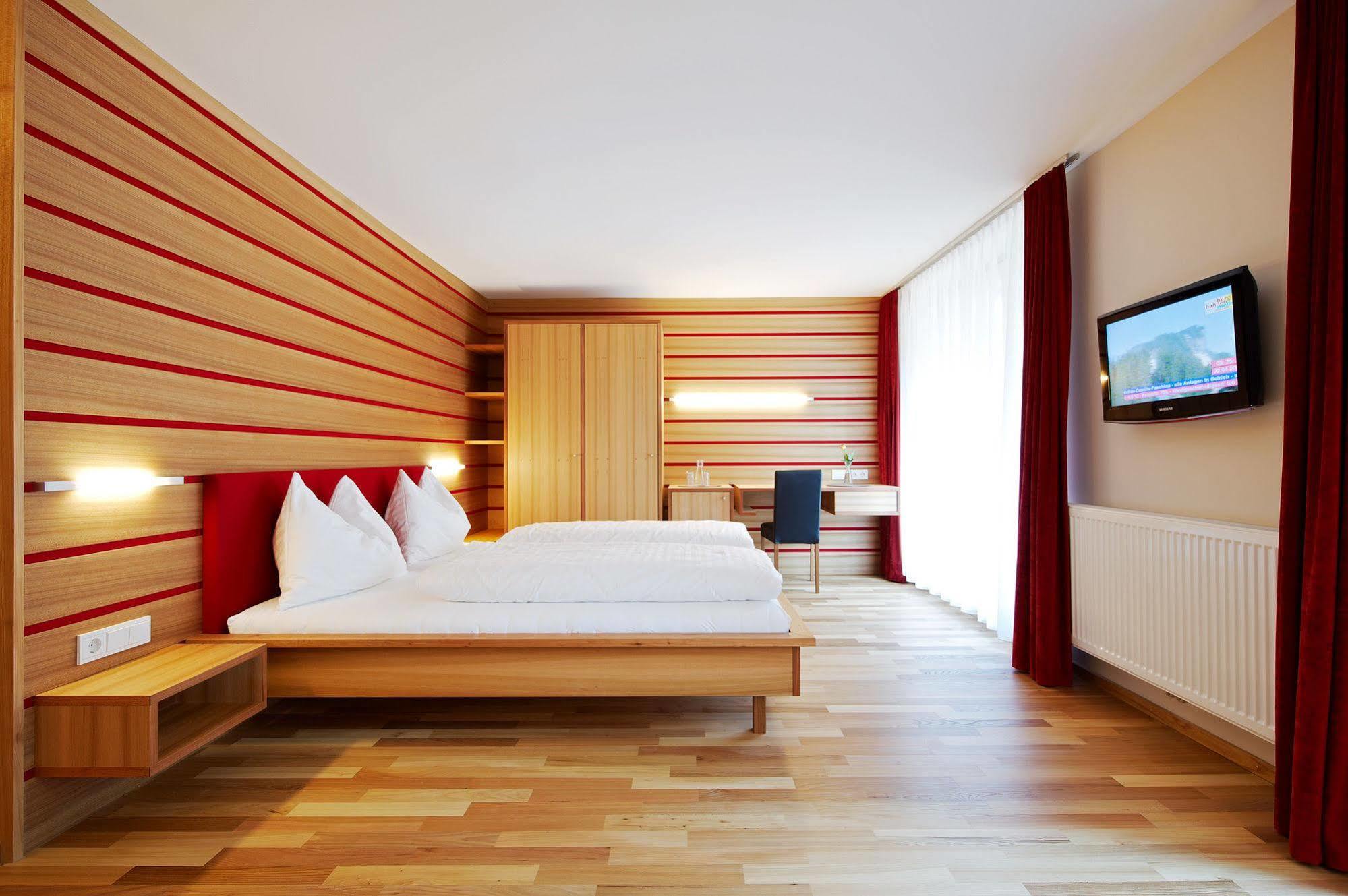Hotel Kanisfluh Мелау Екстериор снимка