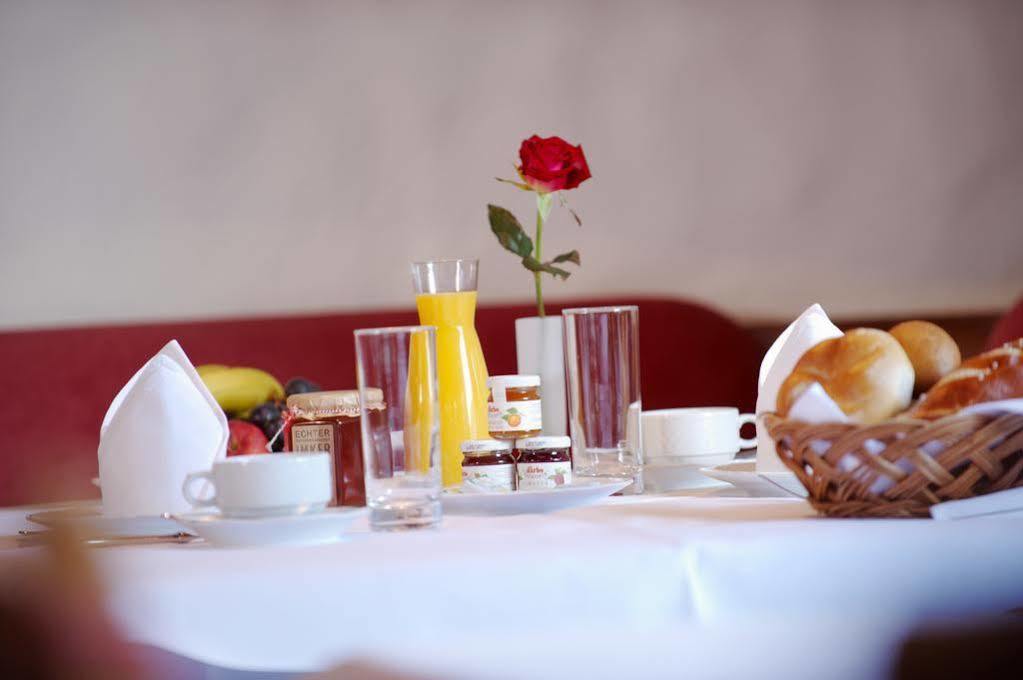 Hotel Kanisfluh Мелау Екстериор снимка