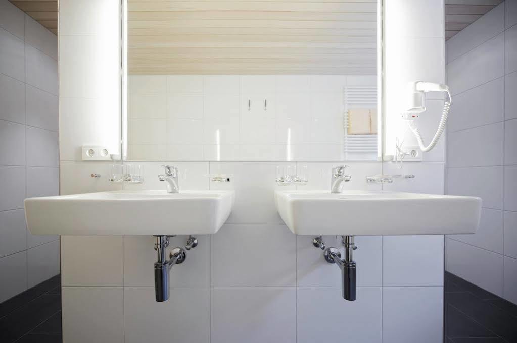 Hotel Kanisfluh Мелау Екстериор снимка